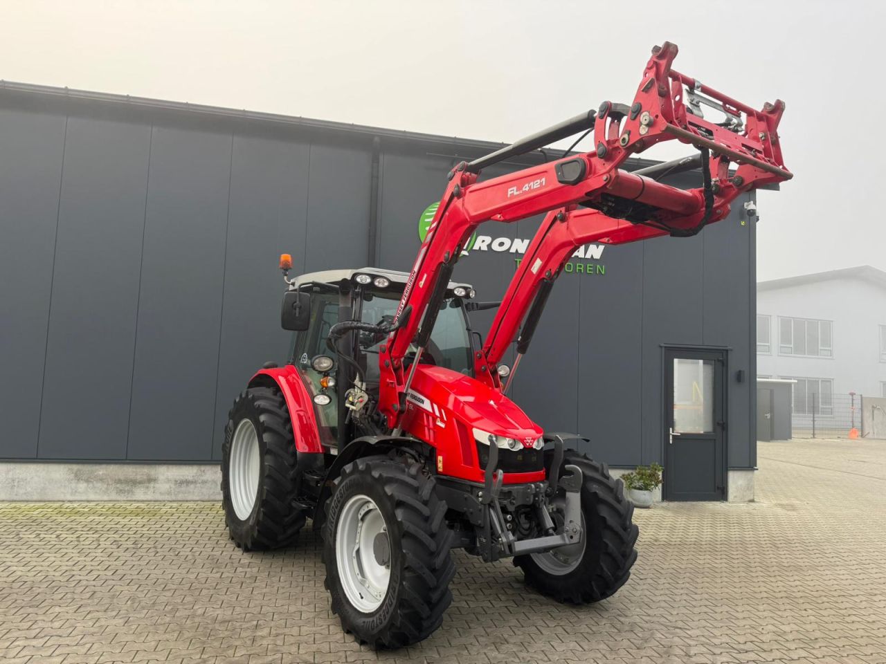 Massey Ferguson 5713 SL