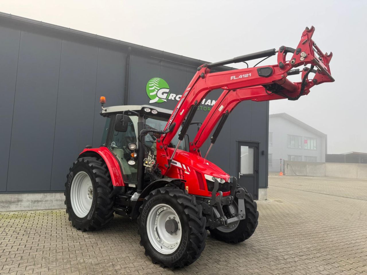 Massey Ferguson 5713 SL
