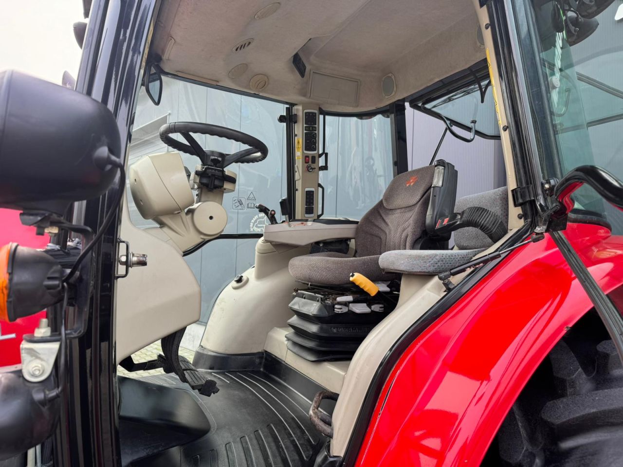 Massey Ferguson 5713 SL