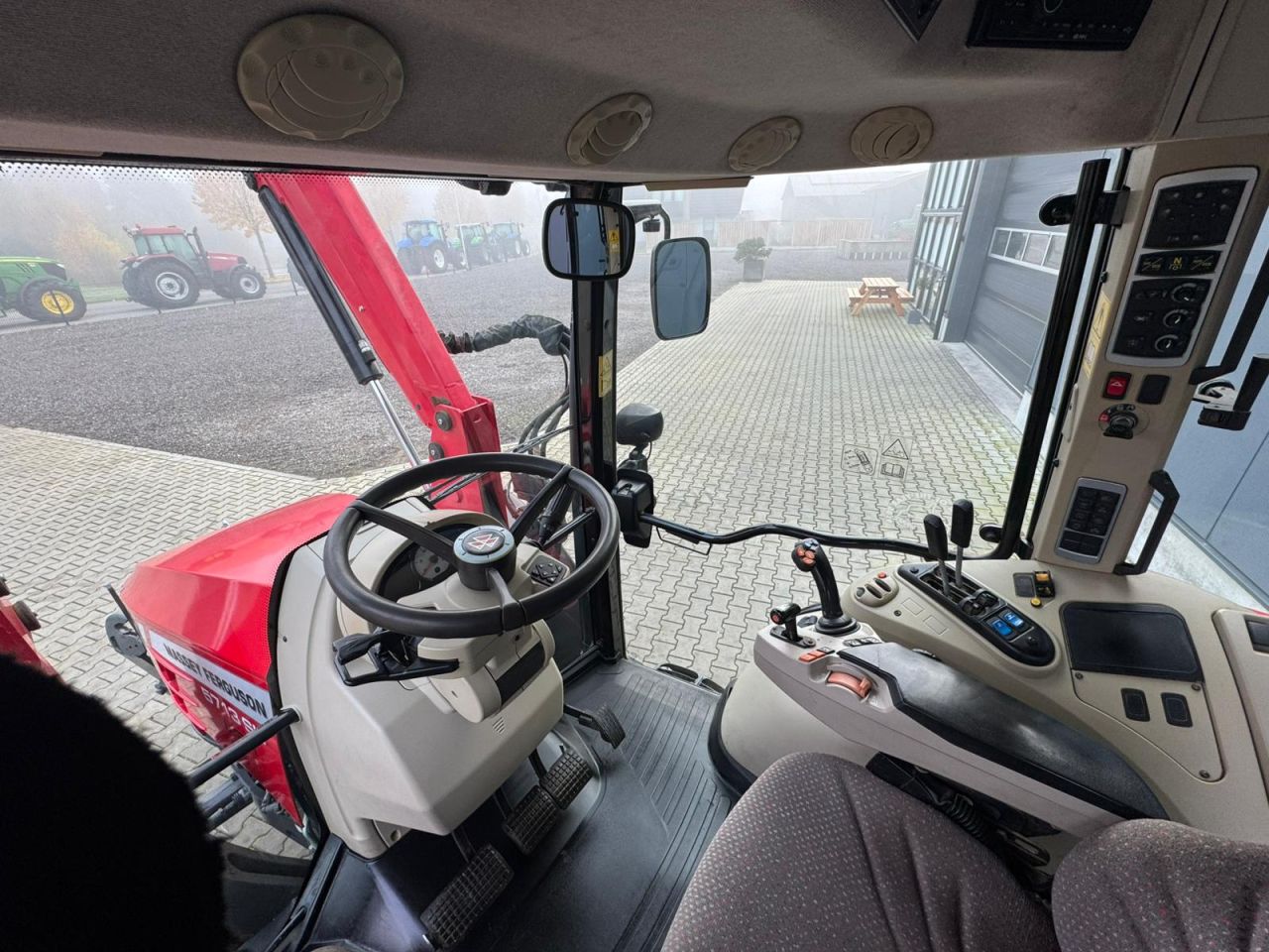 Massey Ferguson 5713 SL