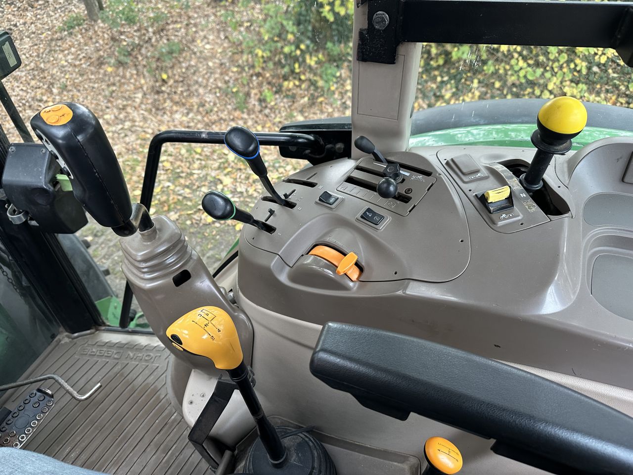 John Deere 5080M met frontlader