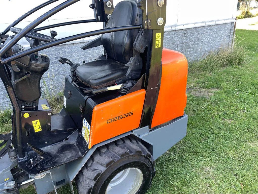 Giant 263S kniklader shovel