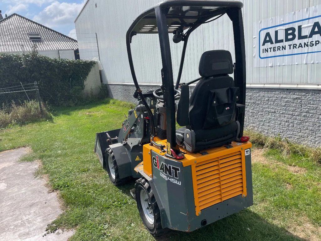 Giant D254SW shovel kniklader 2021 met slechts 423 uur