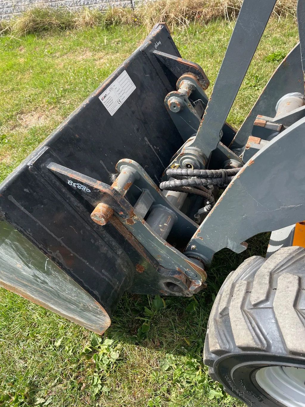 Giant D254SW shovel kniklader 2021 met slechts 423 uur