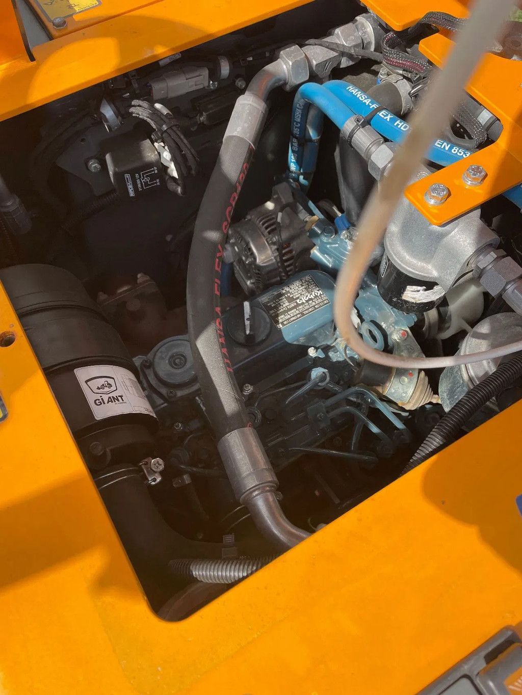 Giant D254SW shovel kniklader 2021 met slechts 423 uur