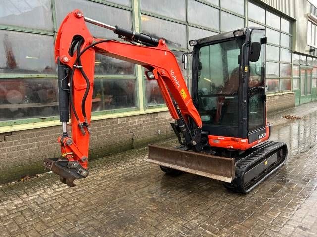 Kubota U 27-4