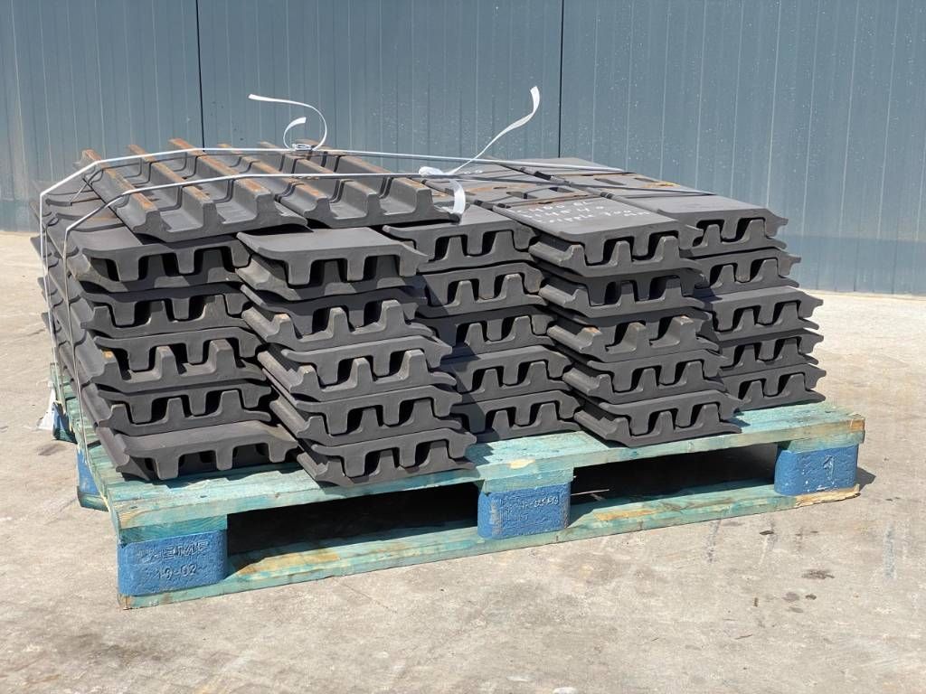 Volvo EC480 Shoes/Pads