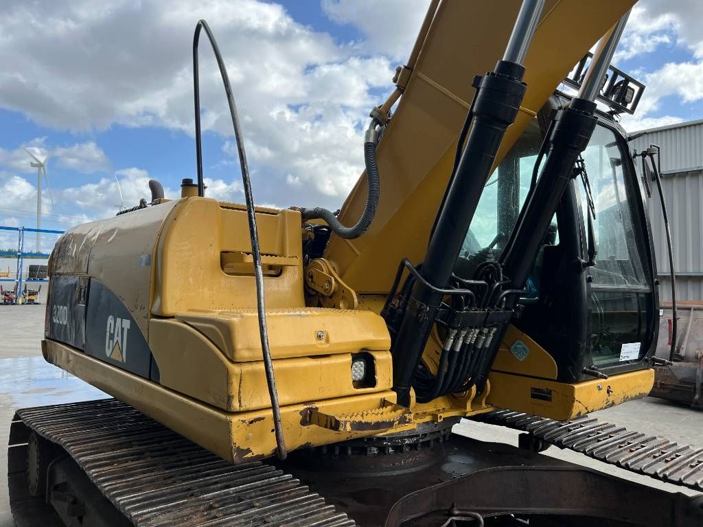 CAT 320D L