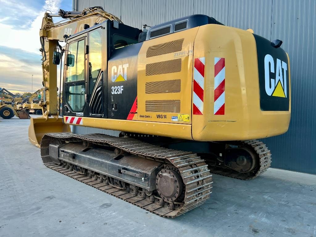 CAT 323F L