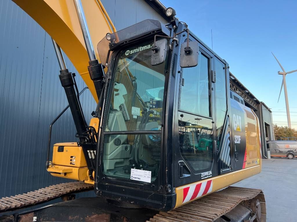 CAT 323F L