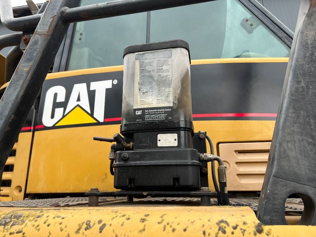 CAT 735