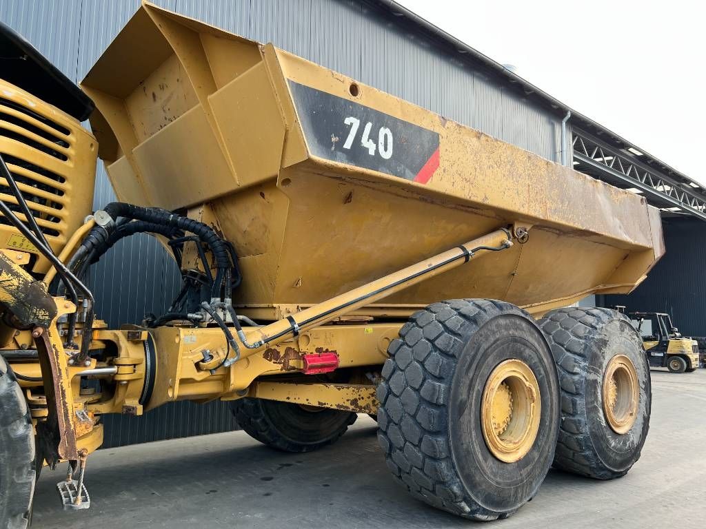 CAT 740