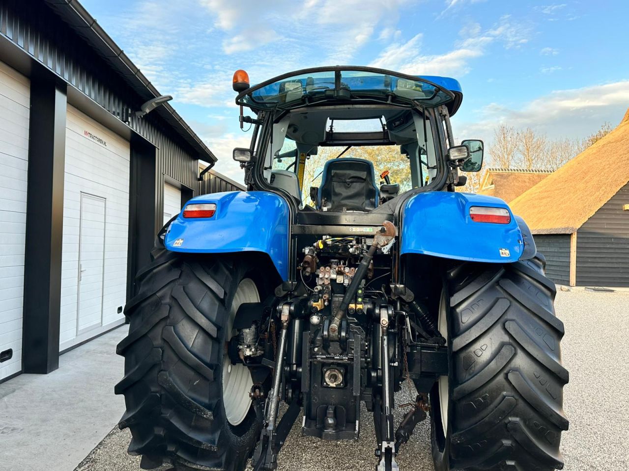 TE KOOP: zeer nette NEW HOLLAND T7030
