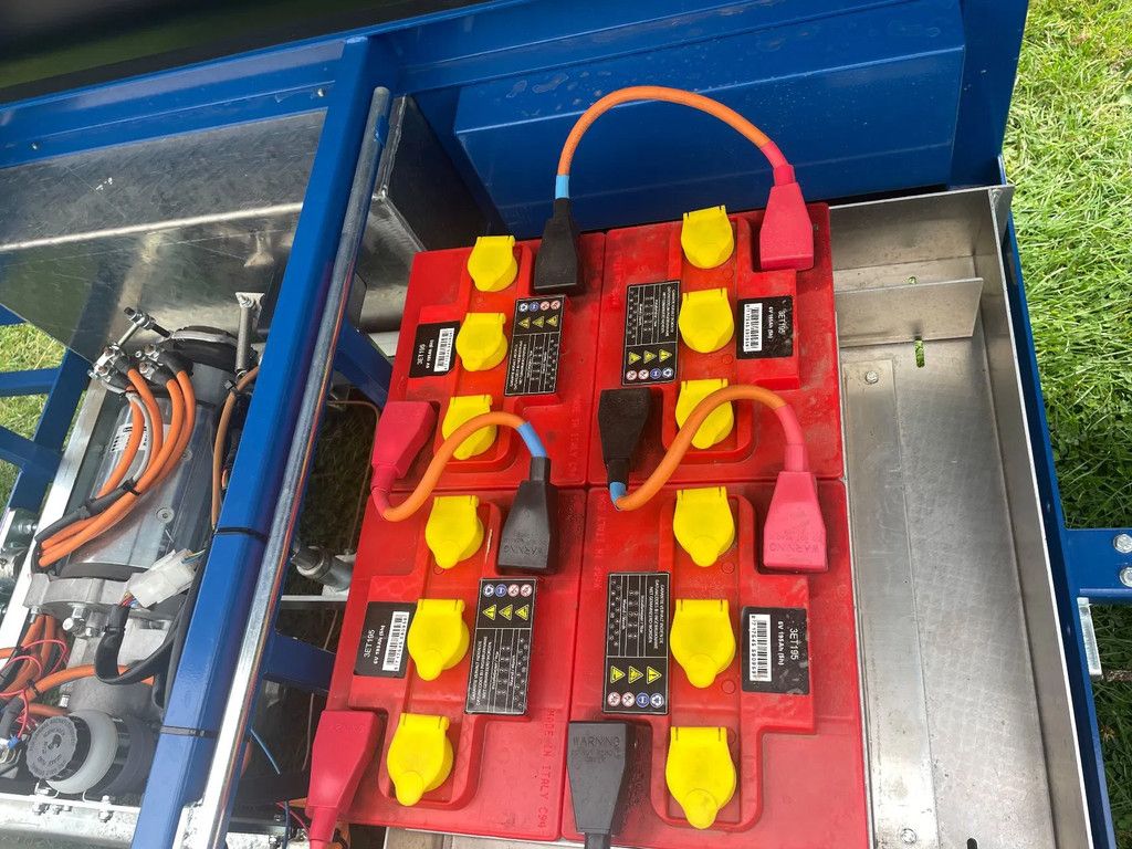 Diversen A4 electrische transportwagen nieuw!