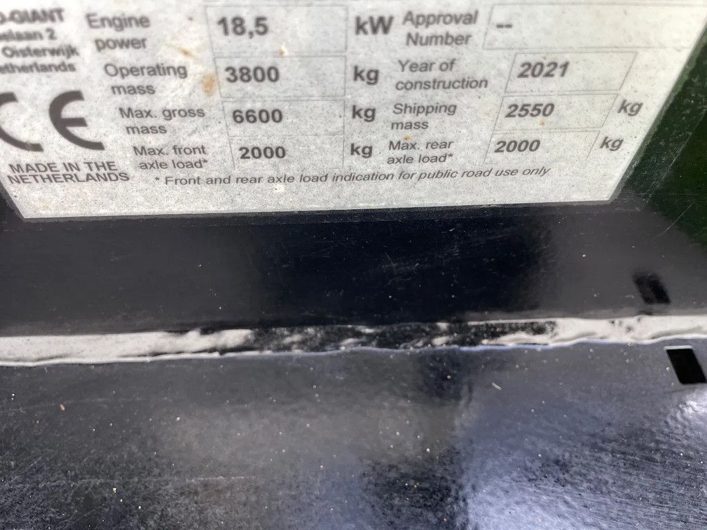 Giant G2500HD Xtra shovel met kenteken