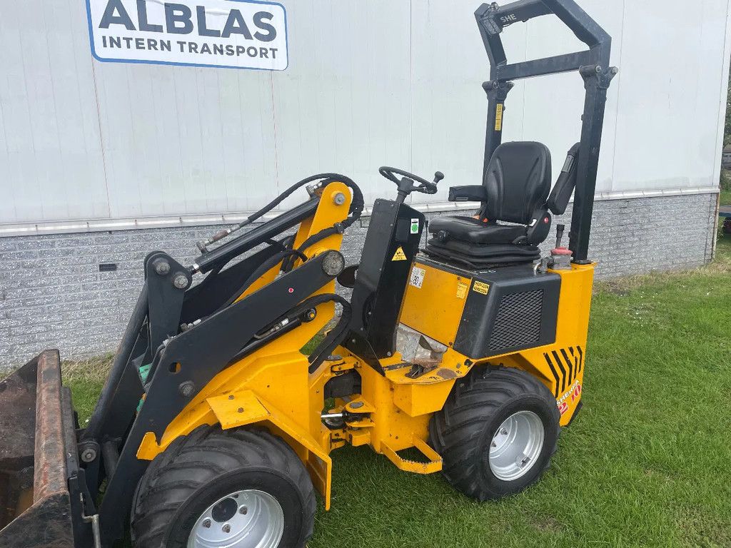 SHERPA 200 shovel kniklader