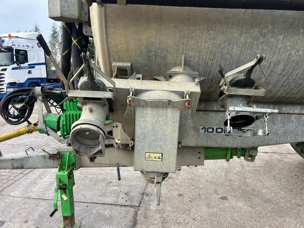 Joskin Cobra 10 m3 + Bouwlandbemester vacuumtank mesttank