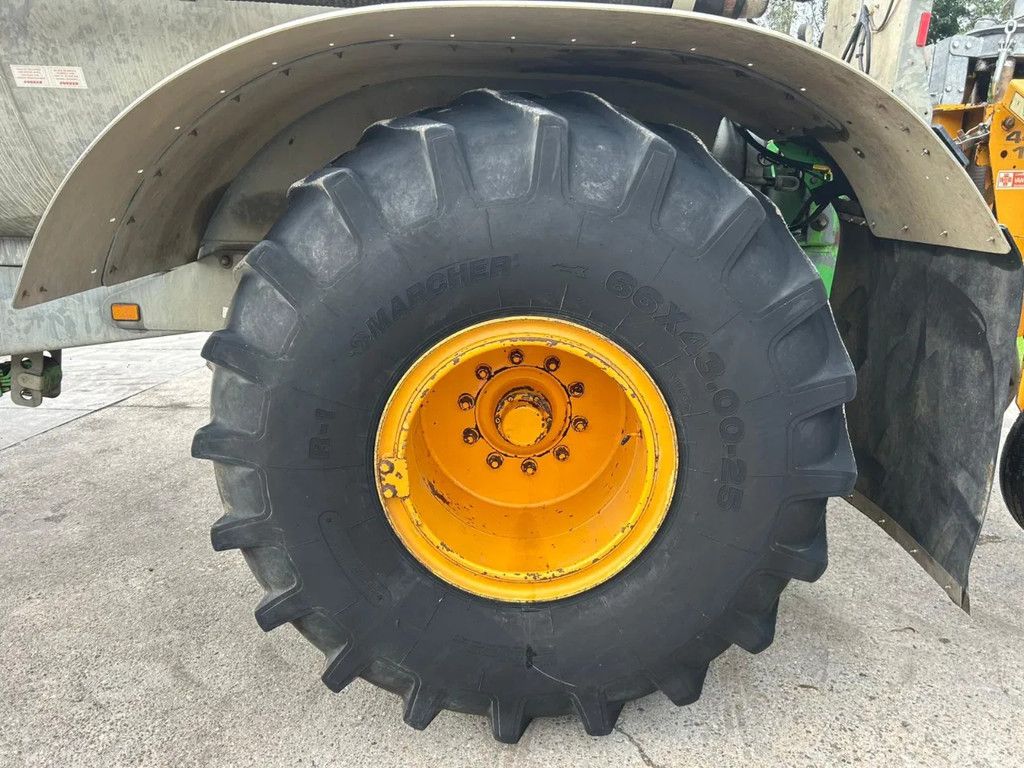 Joskin Cobra 10 m3 + Bouwlandbemester vacuumtank mesttank