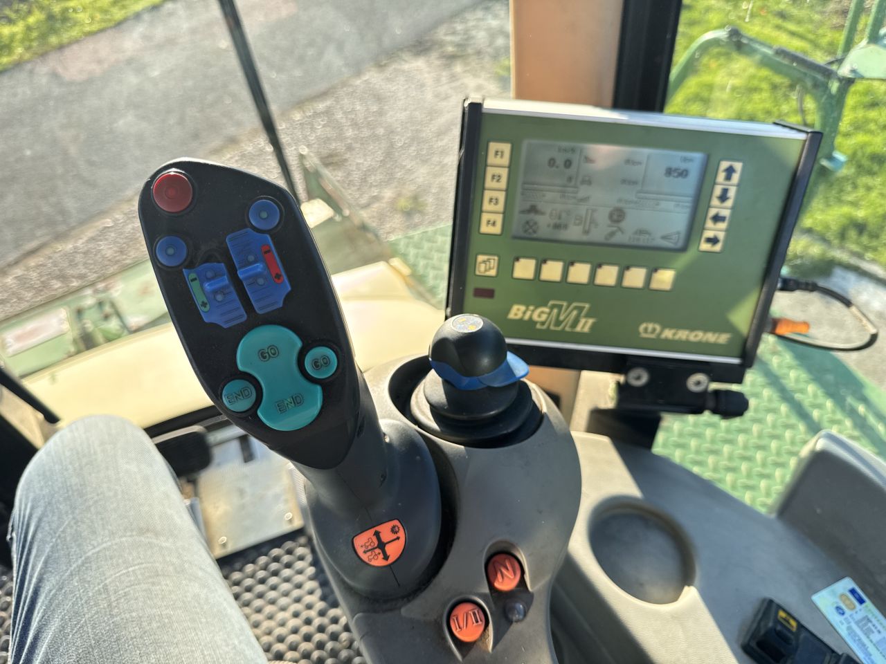 Krone Big M II CV zelfrijdende maaier met vijzels