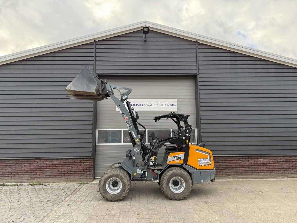 Giant G2700 HD + minishovel / kniklader DEMO 2025 50 uur