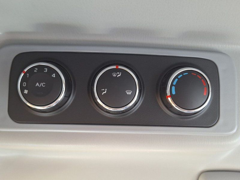 New Holland Boomer 50