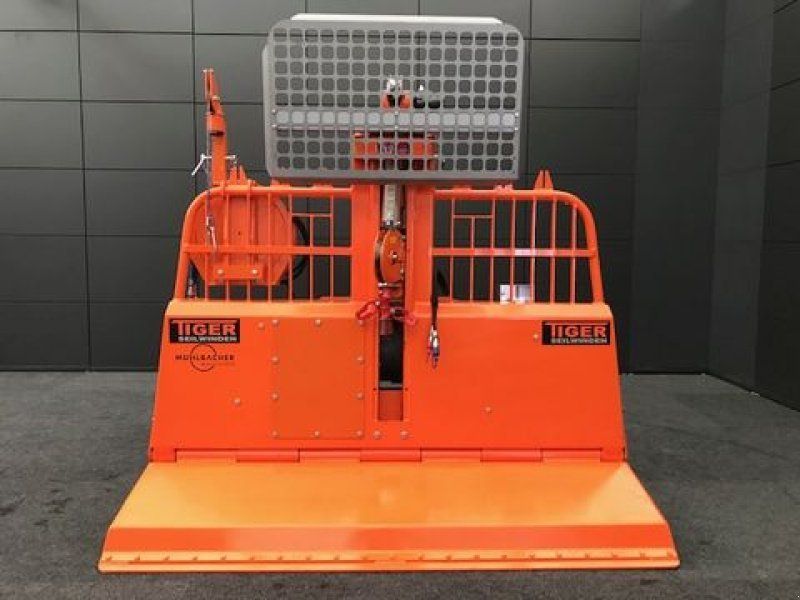 Tiger Dreipunkt 8to mit Hilfswinde 2,2m