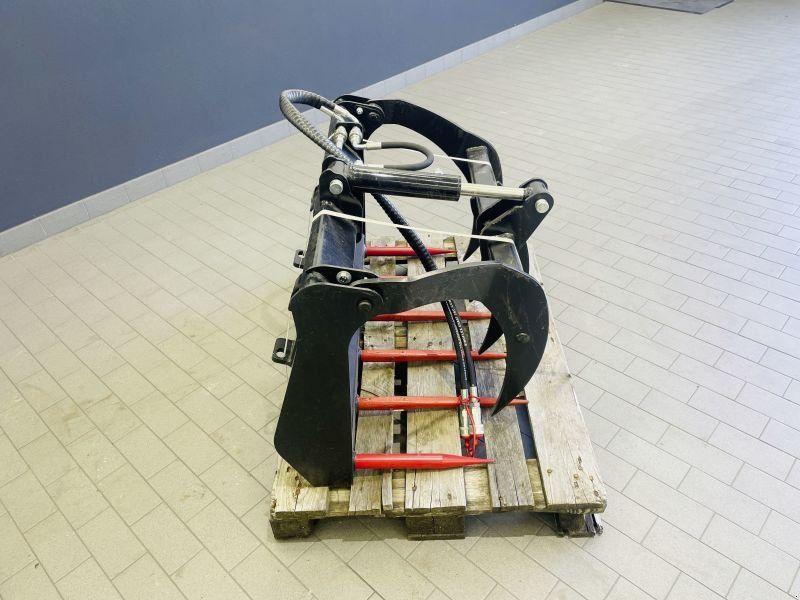 Giant DUNG- UND SILAGEZ. 100 C