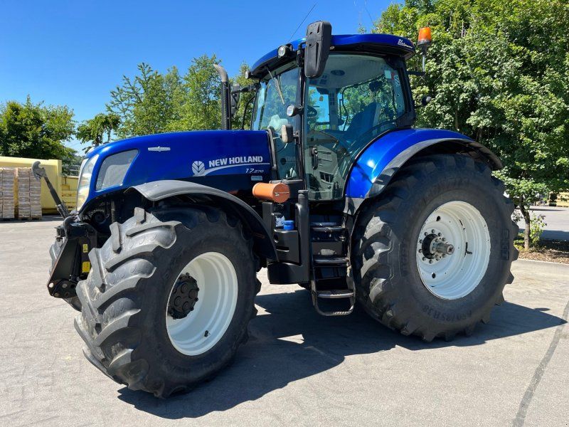New Holland T 7.270