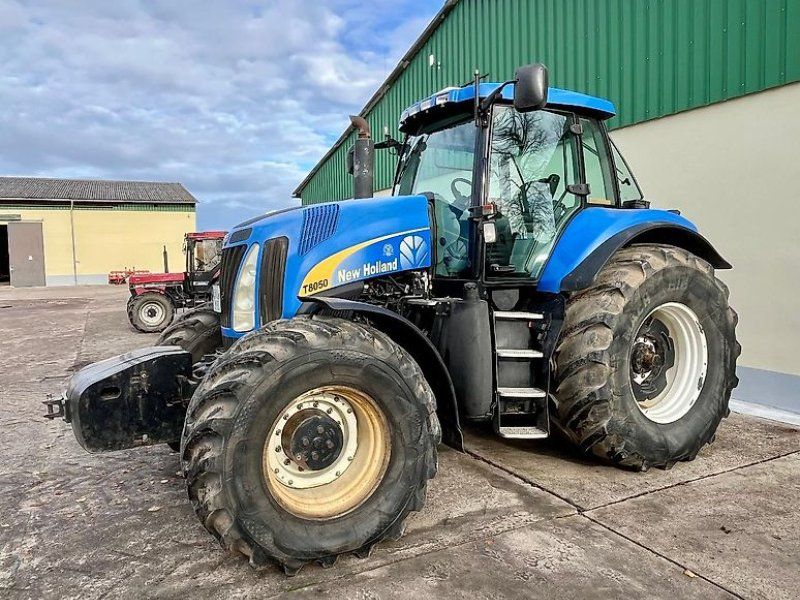 New Holland T8050