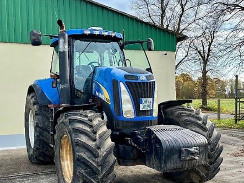 New Holland T8050
