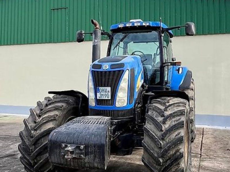 New Holland T8050