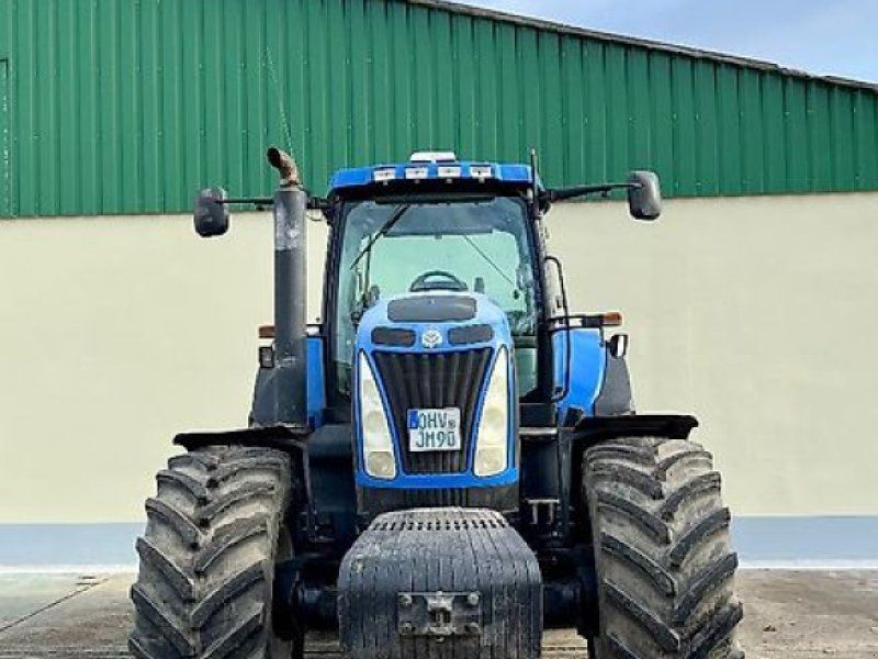 New Holland T8050