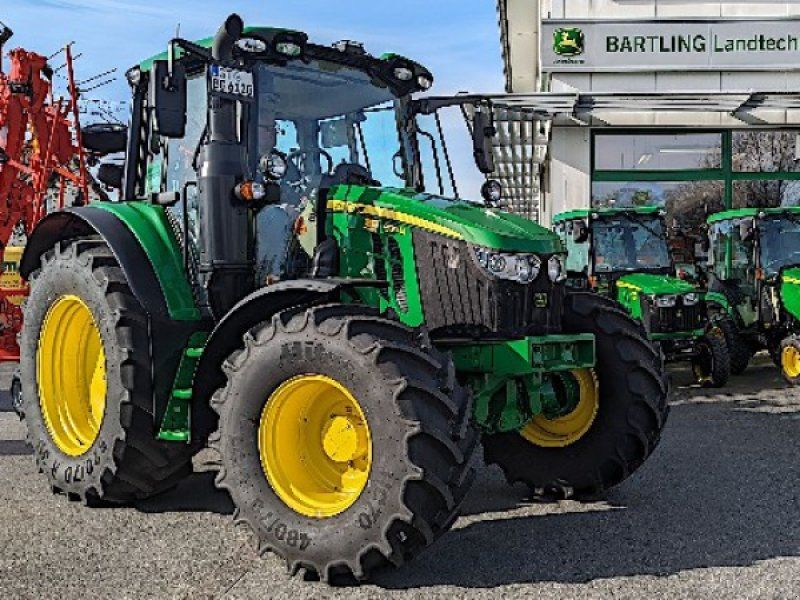 John Deere 6120M