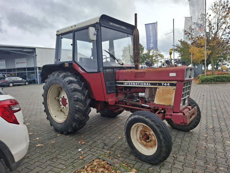 Case IH 744