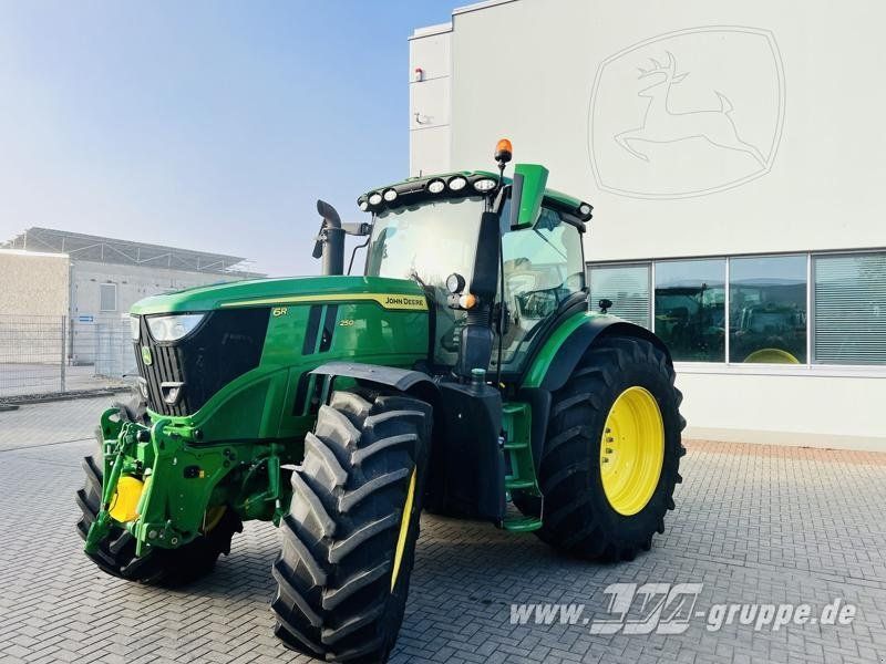 John Deere 6R 250