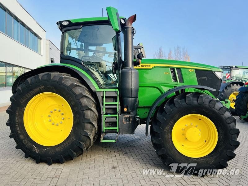 John Deere 6R 250