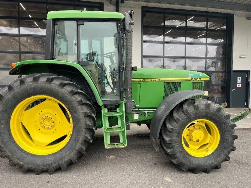 John Deere 6600