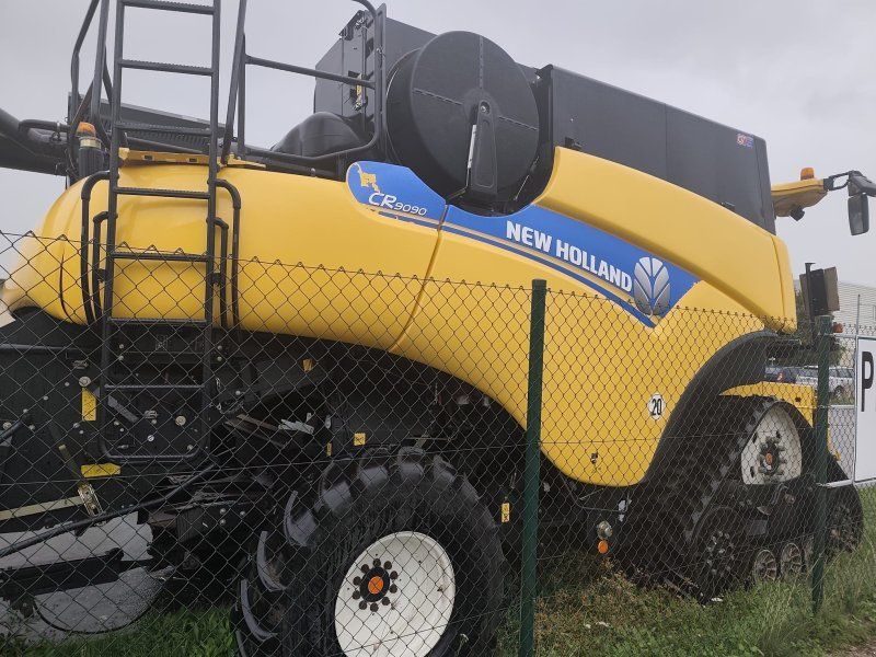 New Holland CR 9090ohne Schneidwerk