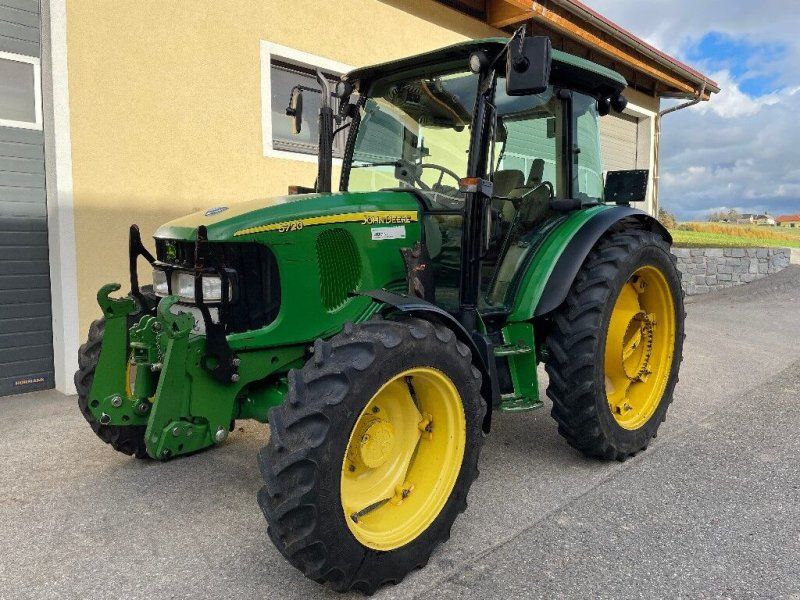 John Deere 5720