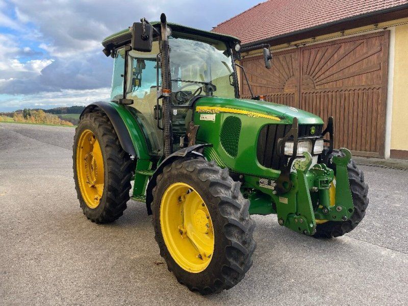 John Deere 5720