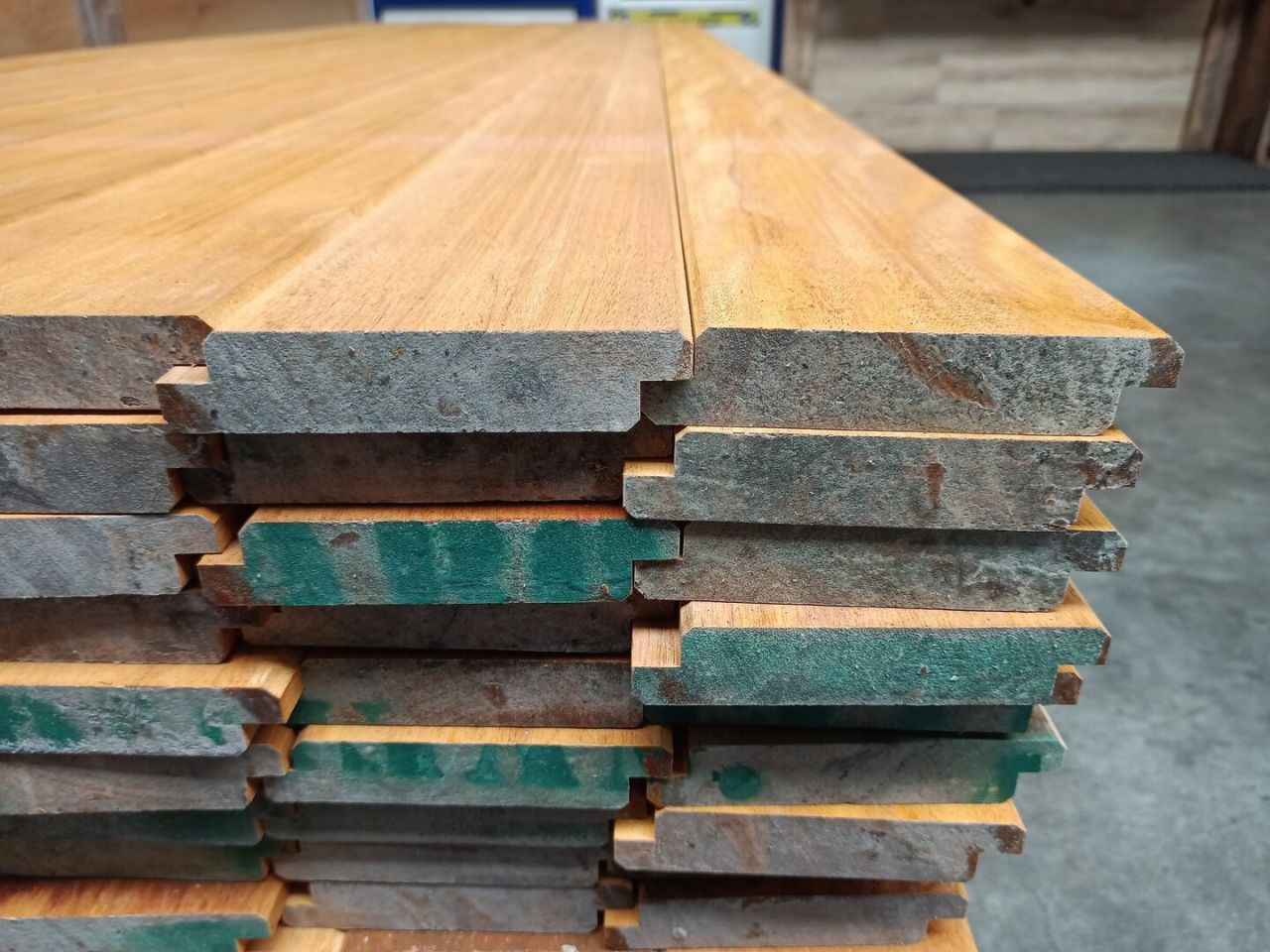 Hardhouten vrachtwagen / dieplader vloer vervangen?