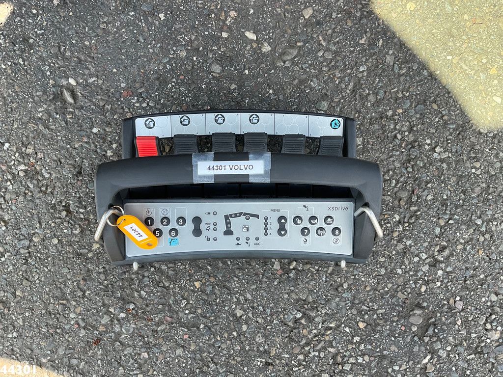 Volvo FMX 500 8x4 Euro 6 Hiab 65 Tonmeter laadkraan + Multilift 25 Ton haakarmsysteem NEW AND UNUSED!