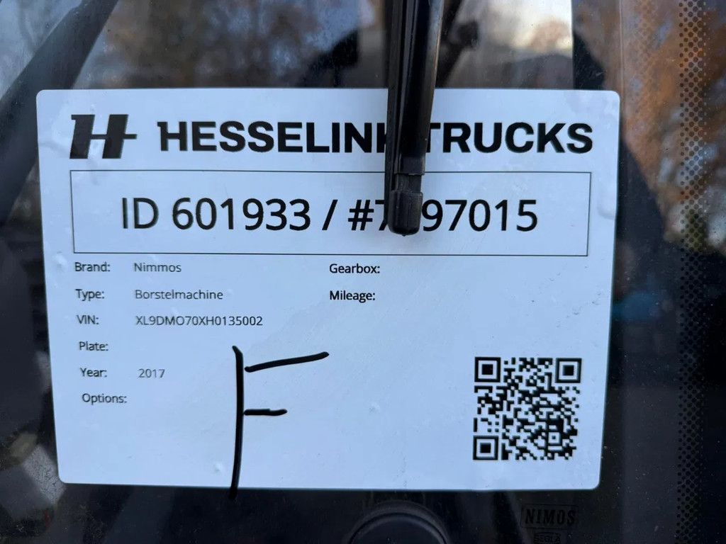 Nimos DM-Trac 205 OKB-70- Onkruidborstelmachine Werktuigendrager 4X Hydraulische functie