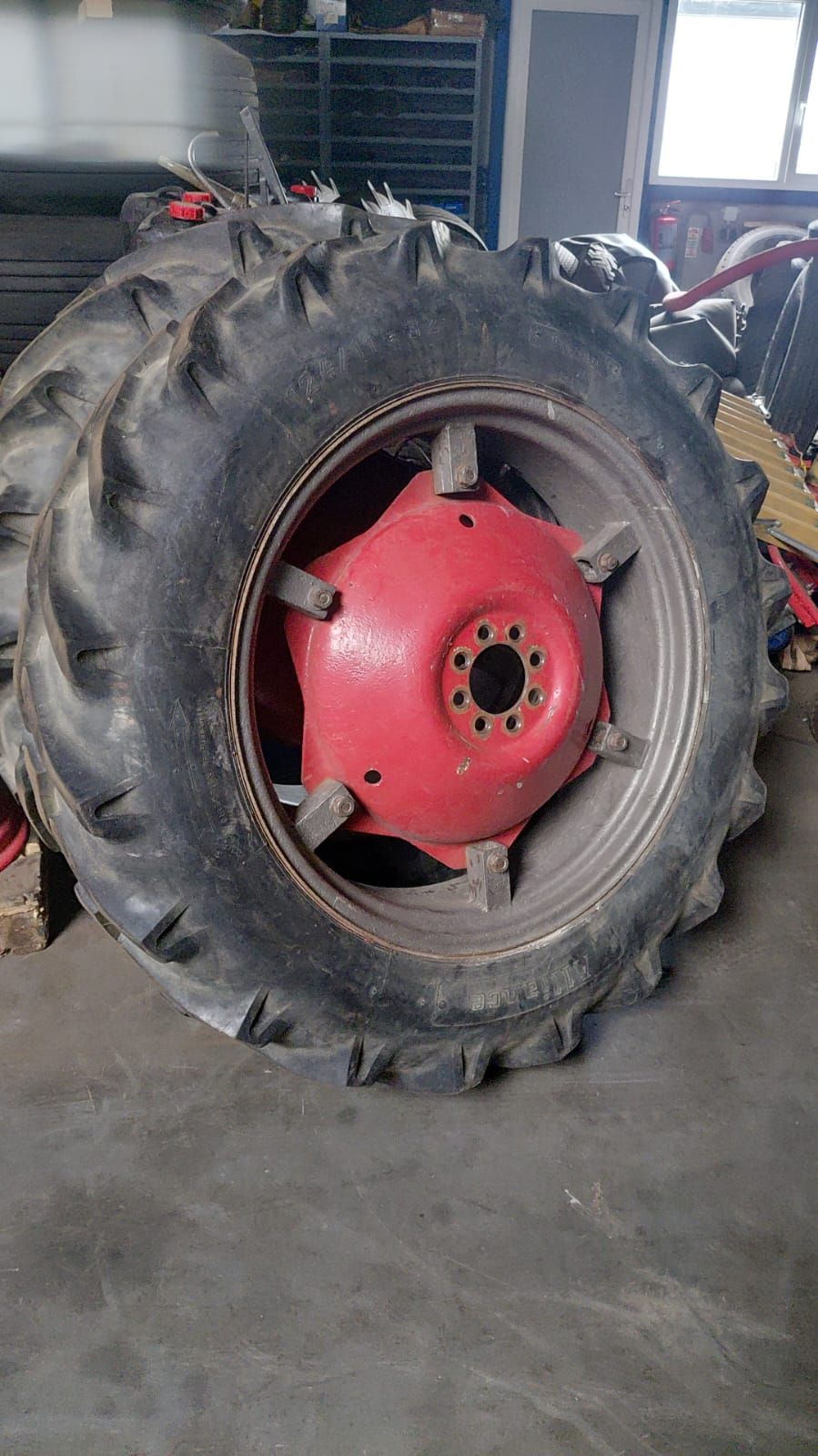 2 wielen 11x32 mf en ford kleine steek alliance diagonaal banden