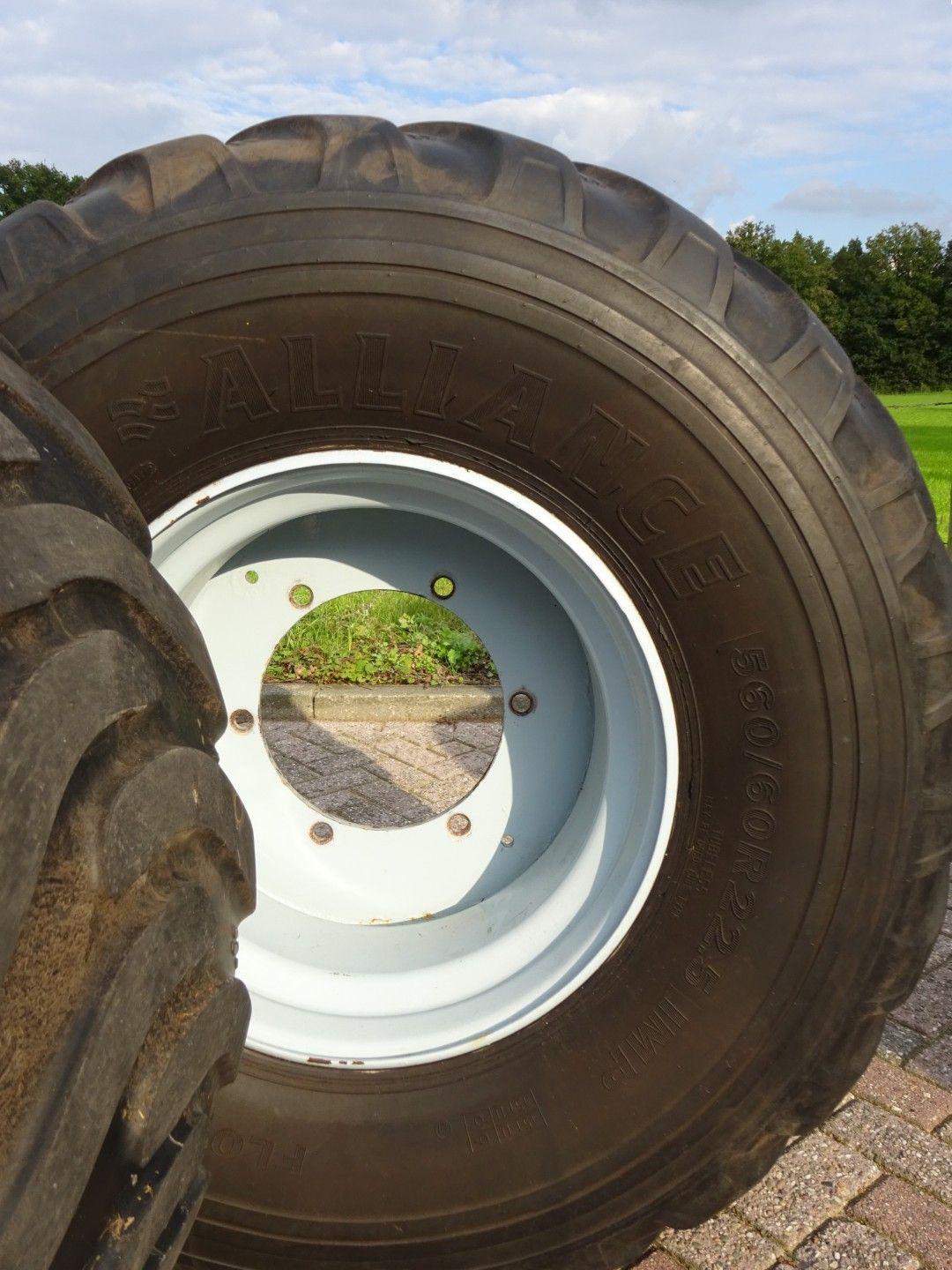 Set gazonbanden op velgen 560/60R22 en 710/55R34 MF/Landini