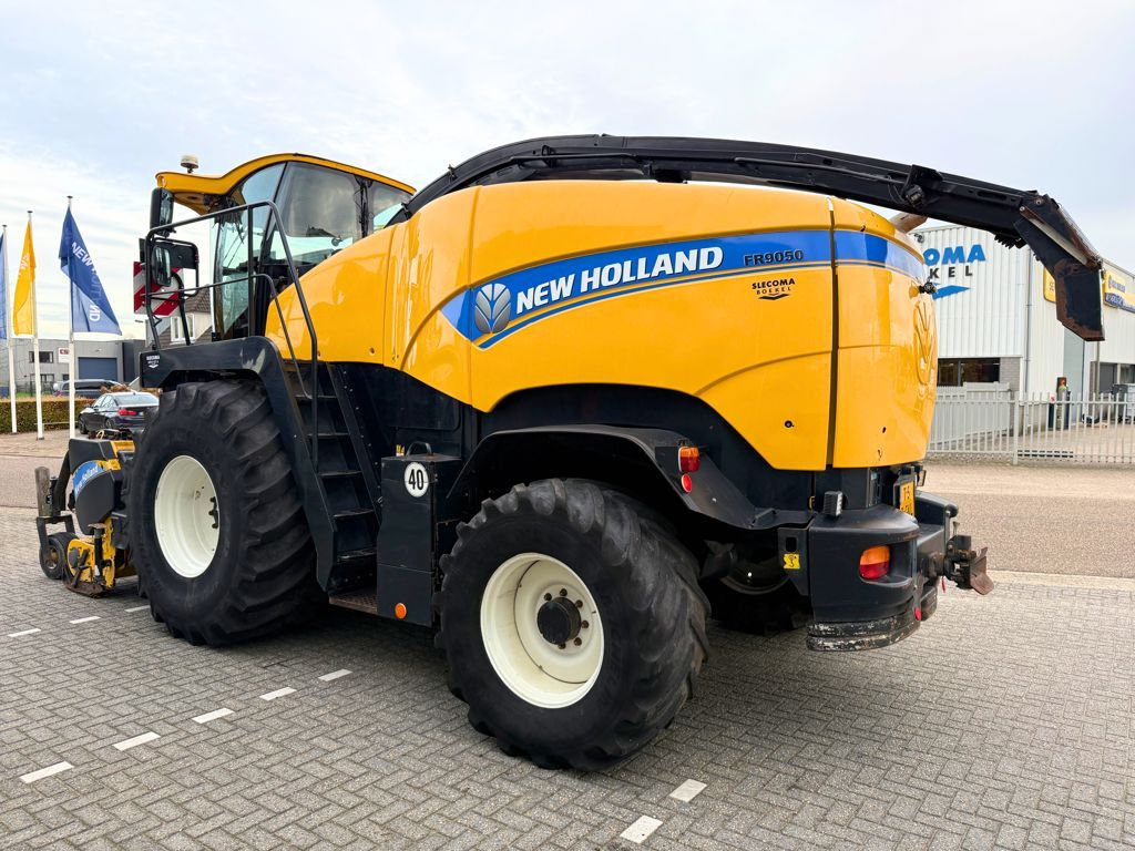 New Holland FR9050