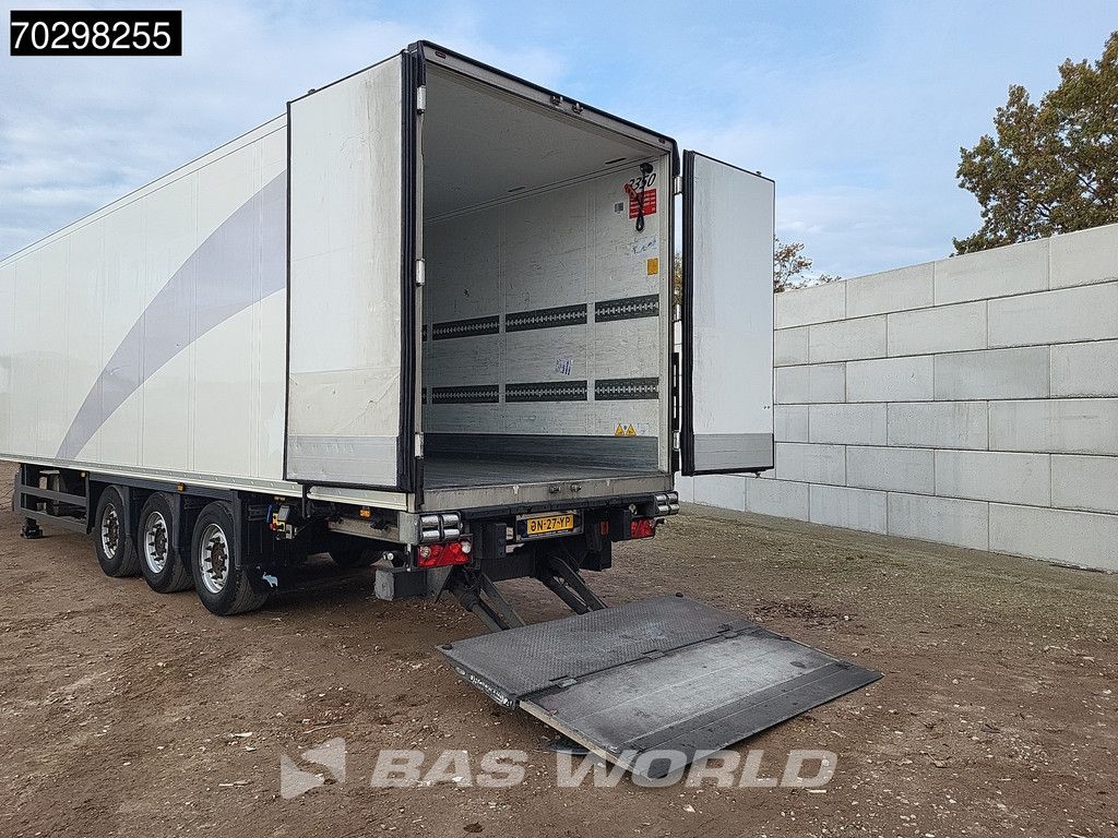 Schmitz Select Carrier Vector 1550 3 Achsen TUV 10/26 Tailgate Lifting Axle