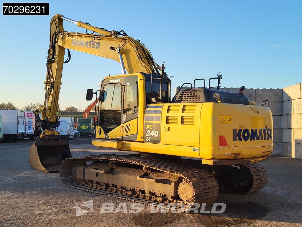 Komatsu PC240 LC-10