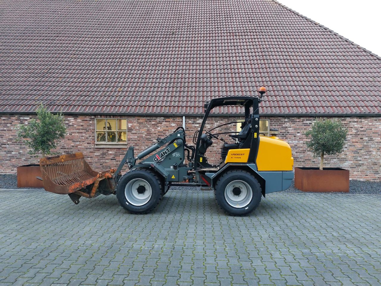 Giant V5003T X-tra HD