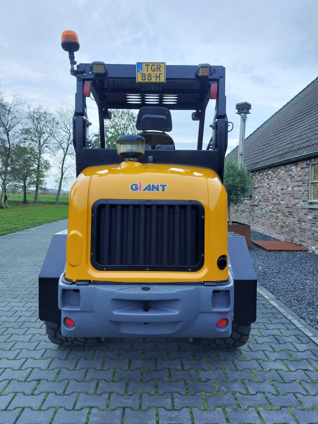 Giant V5003T X-tra HD